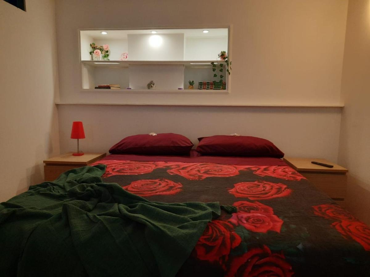 La Casa Del Largo Del Rosso Apartment Pozzuoli Bagian luar foto